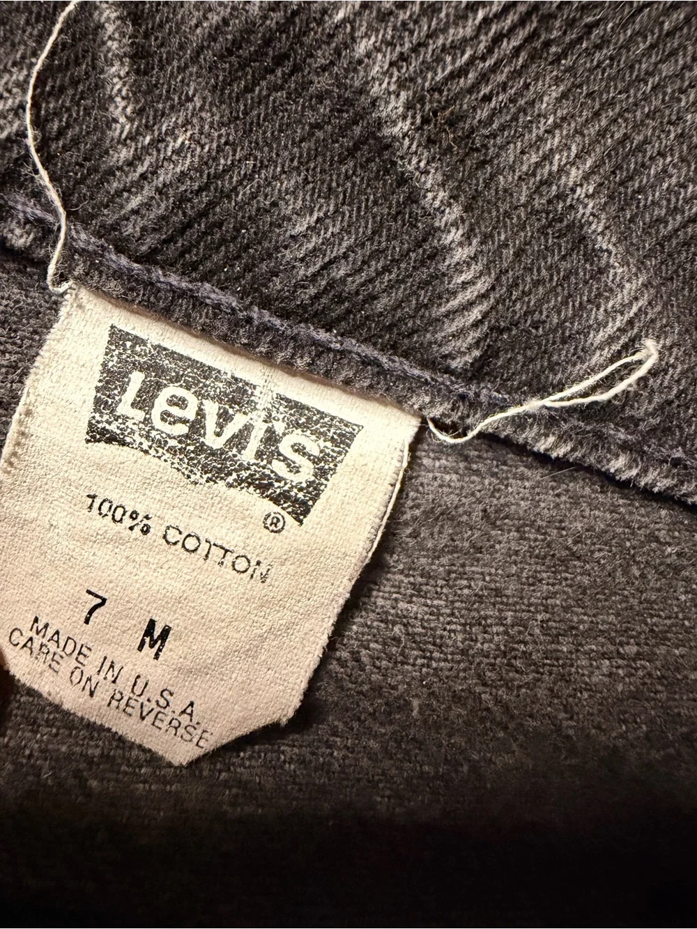 Vintage Levi’s USA Black Denim Distressed Cutoff Shorts Size 7 M